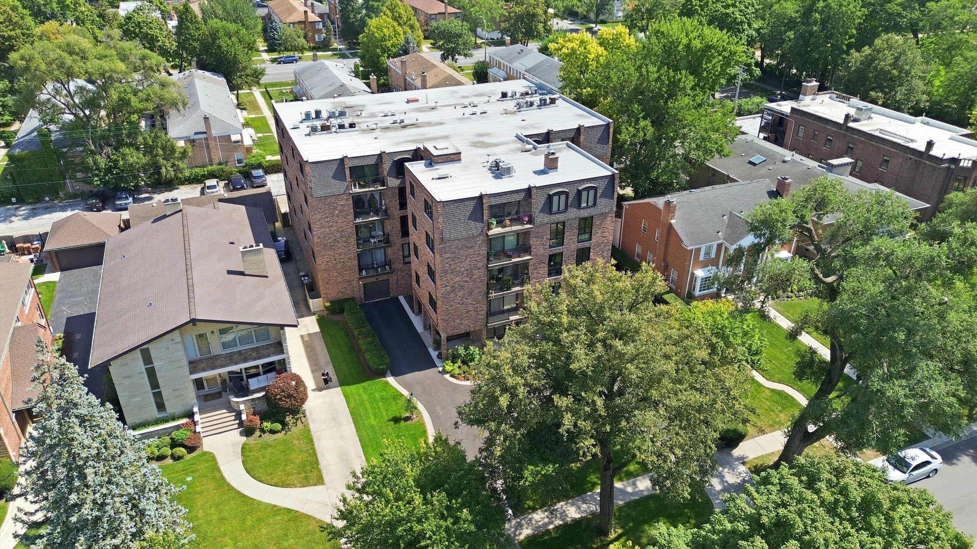 1417 BONNIE BRAE Place Unit: 2A