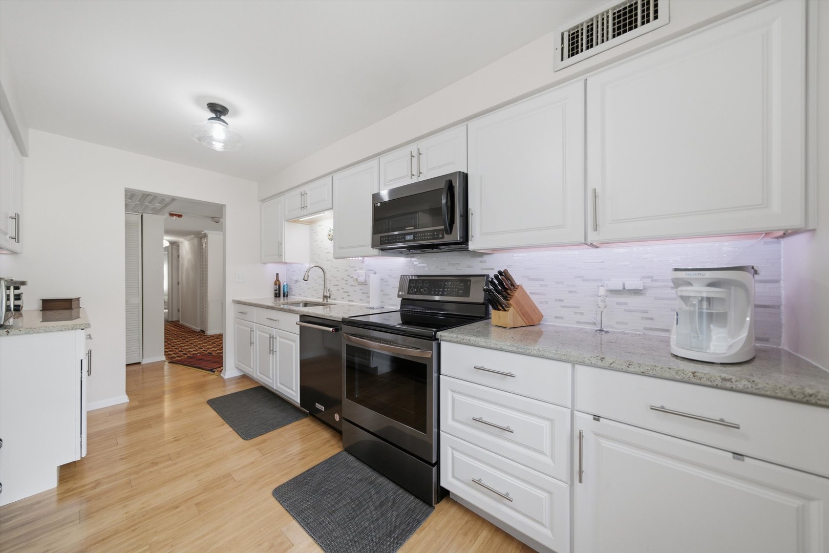 1417 BONNIE BRAE Place Unit: 2A