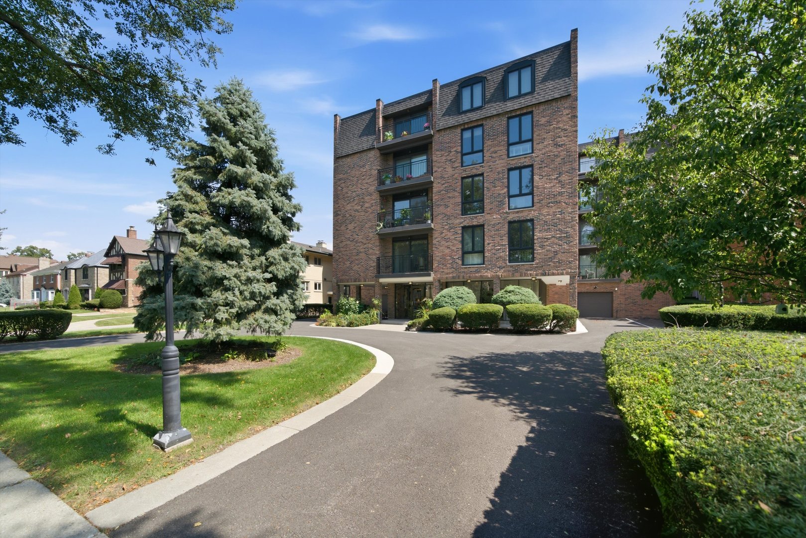 1417 BONNIE BRAE Place Unit: 2A