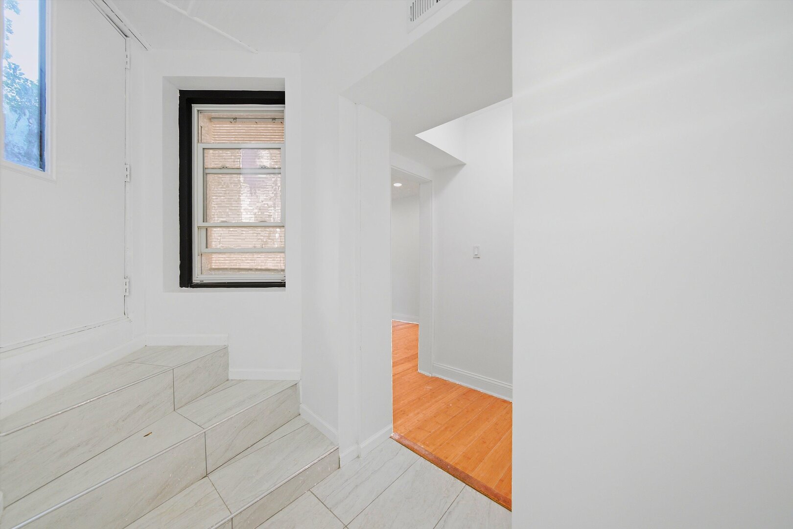 2744 N Bosworth Avenue Unit: G