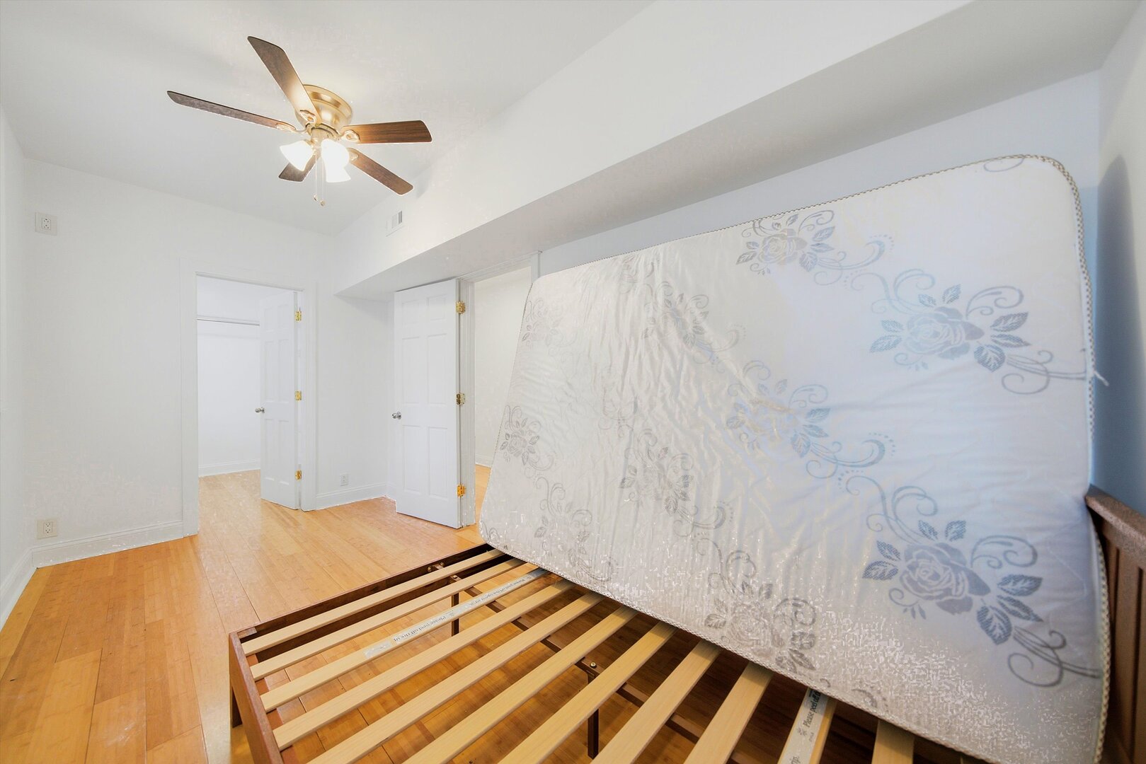 2744 N Bosworth Avenue Unit: G