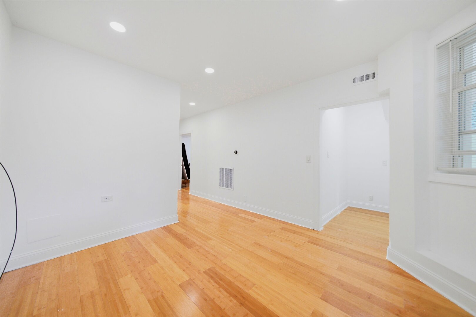2744 N Bosworth Avenue Unit: G