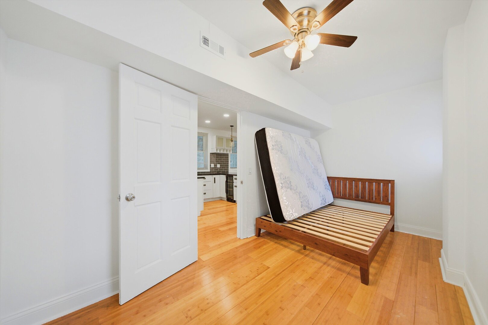 2744 N Bosworth Avenue Unit: G