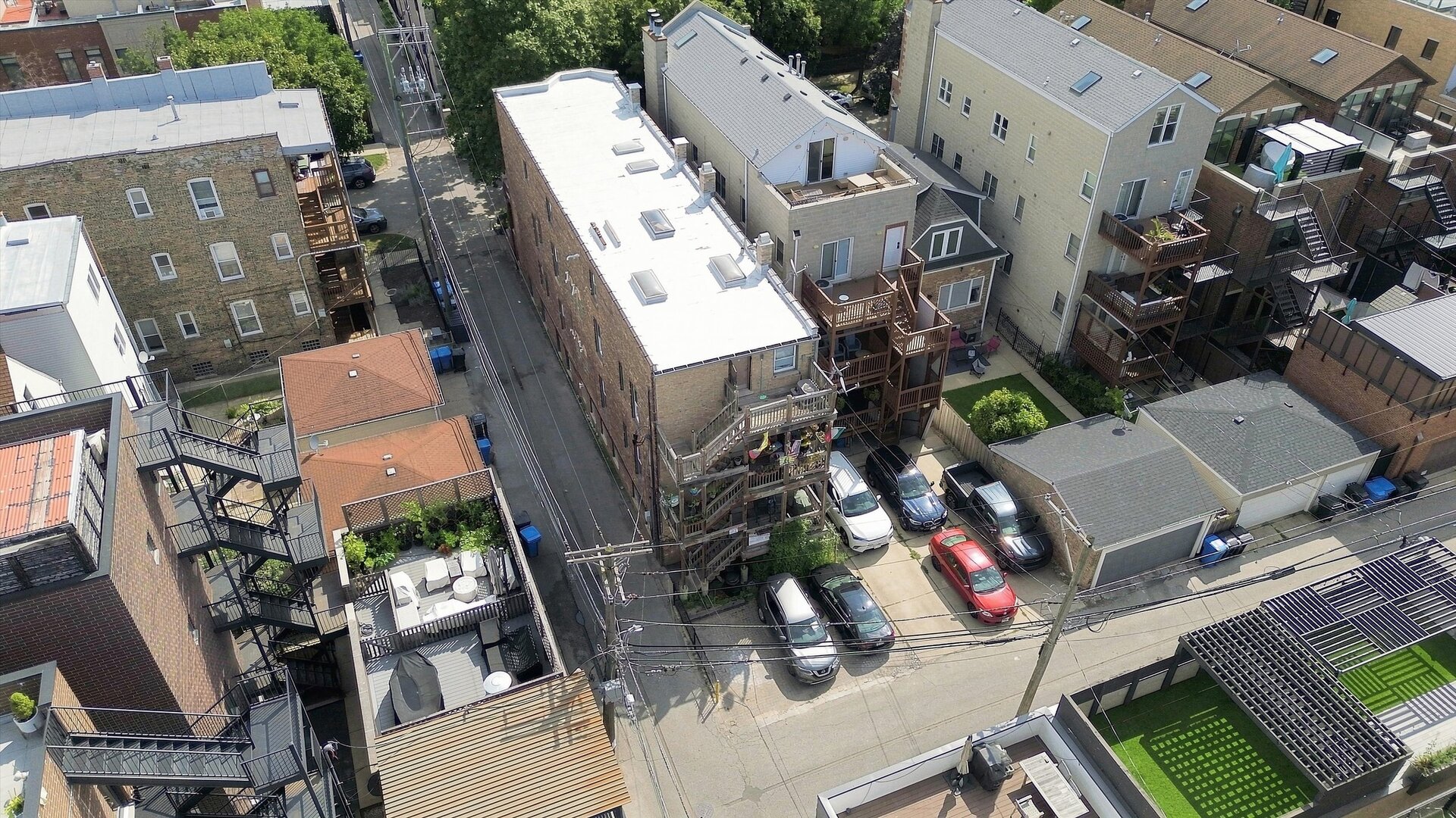 2744 N Bosworth Avenue Unit: G