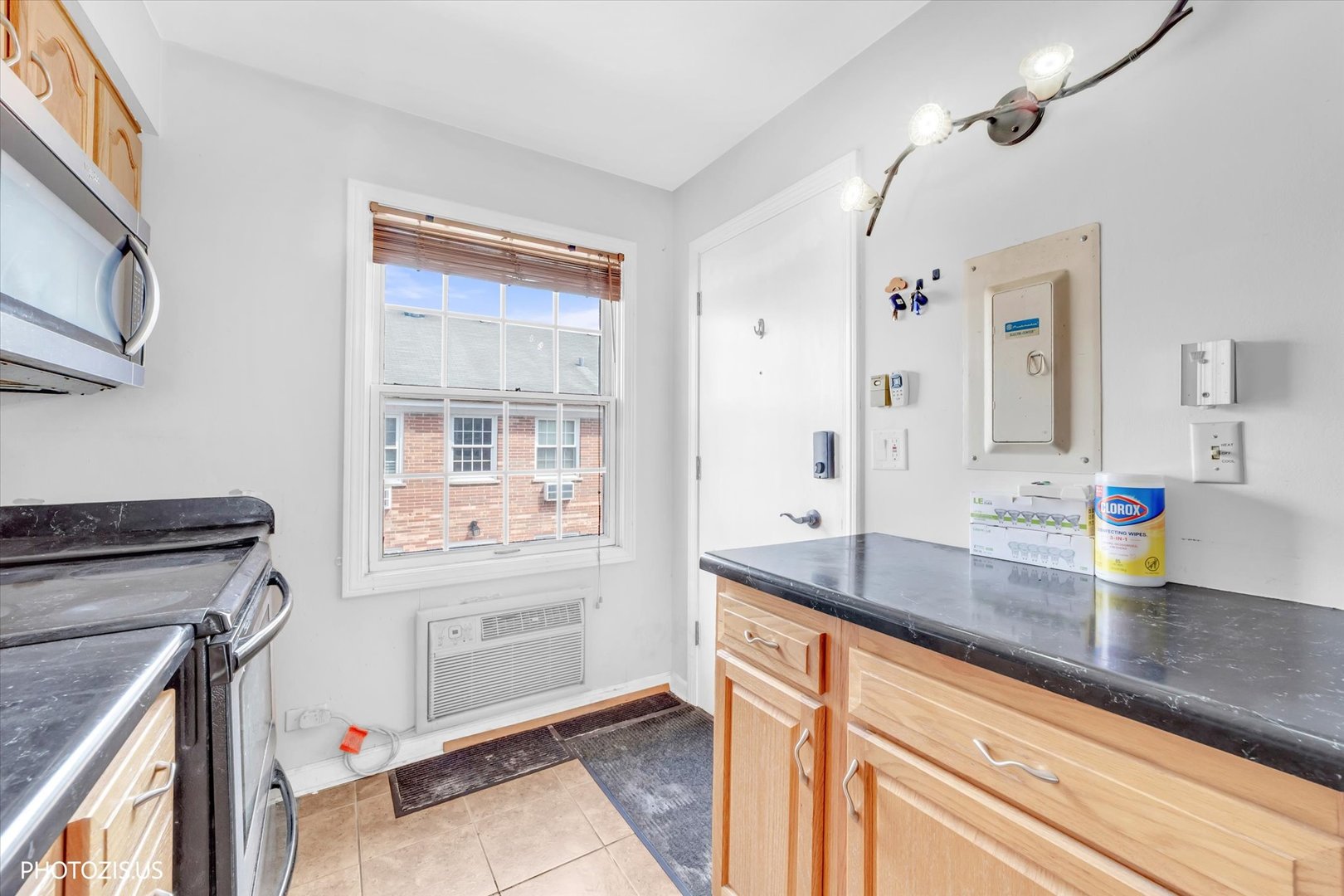 1450 Plymouth Place Unit: 2W