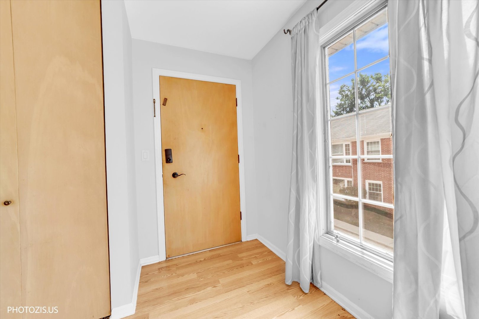 1450 Plymouth Place Unit: 2W