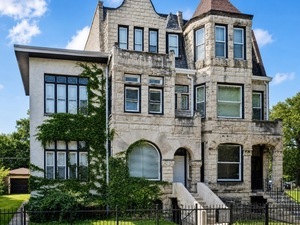 611 E 50th Place