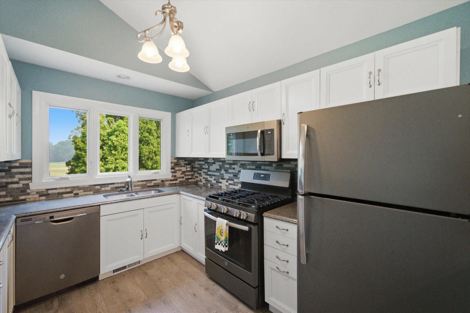 150 Inverness Court Unit: 2