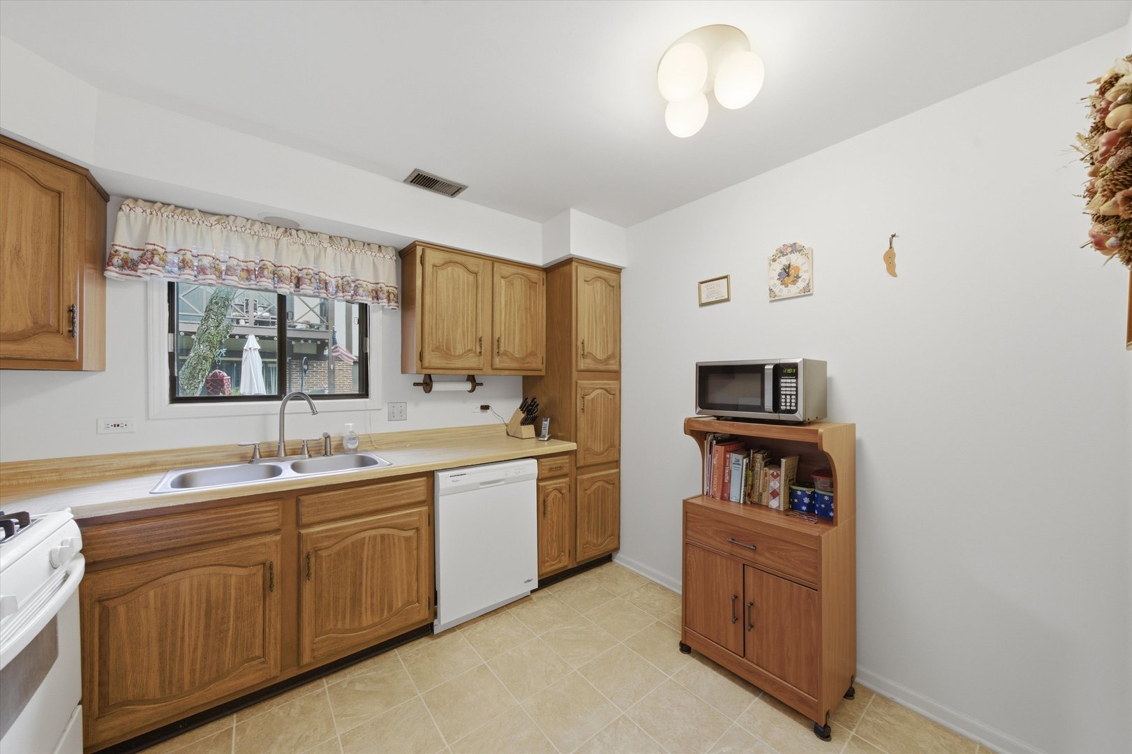 1074 Cornell Avenue Unit: 1A