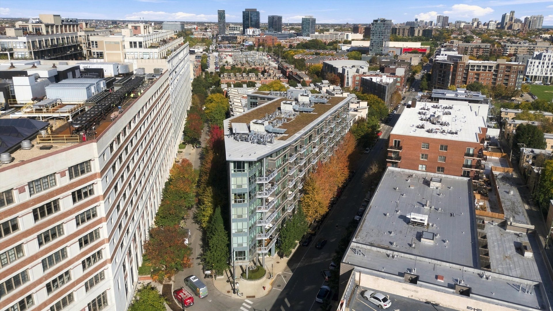845 N KINGSBURY Street Unit: 209