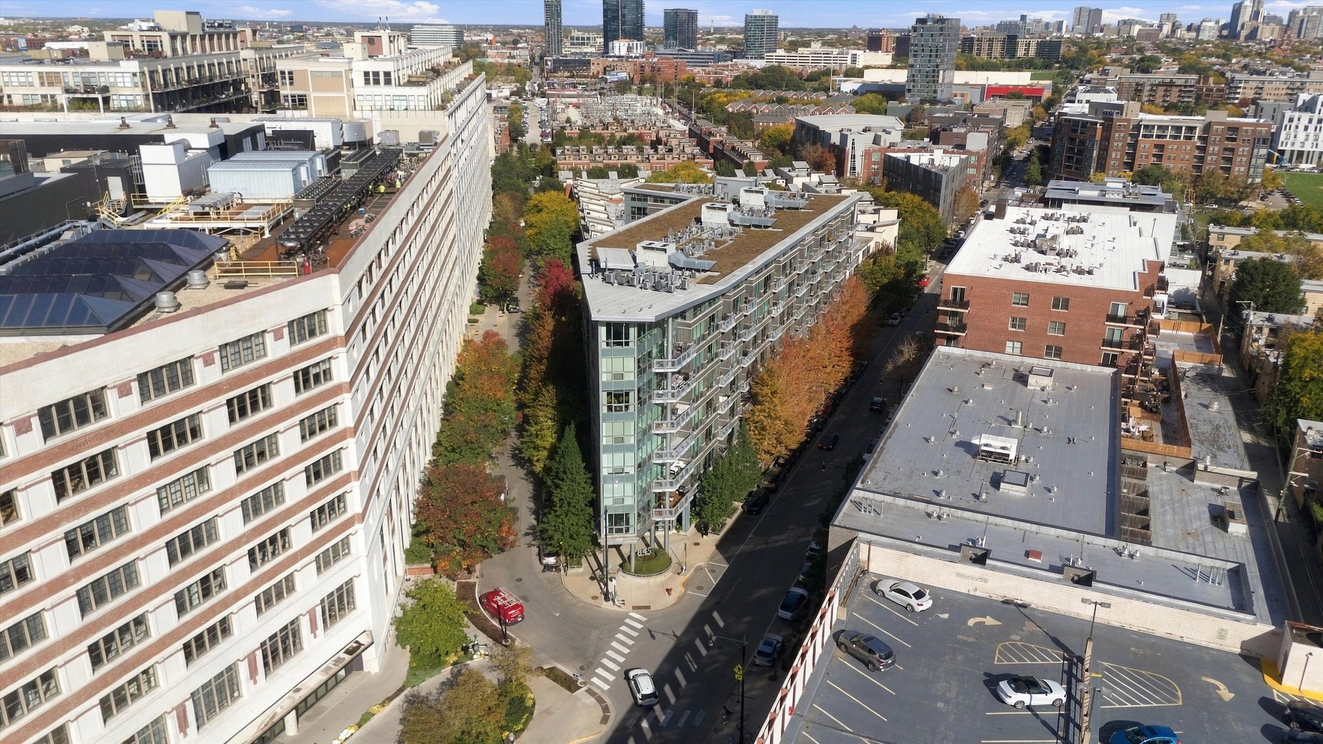 845 N KINGSBURY Street Unit: 209