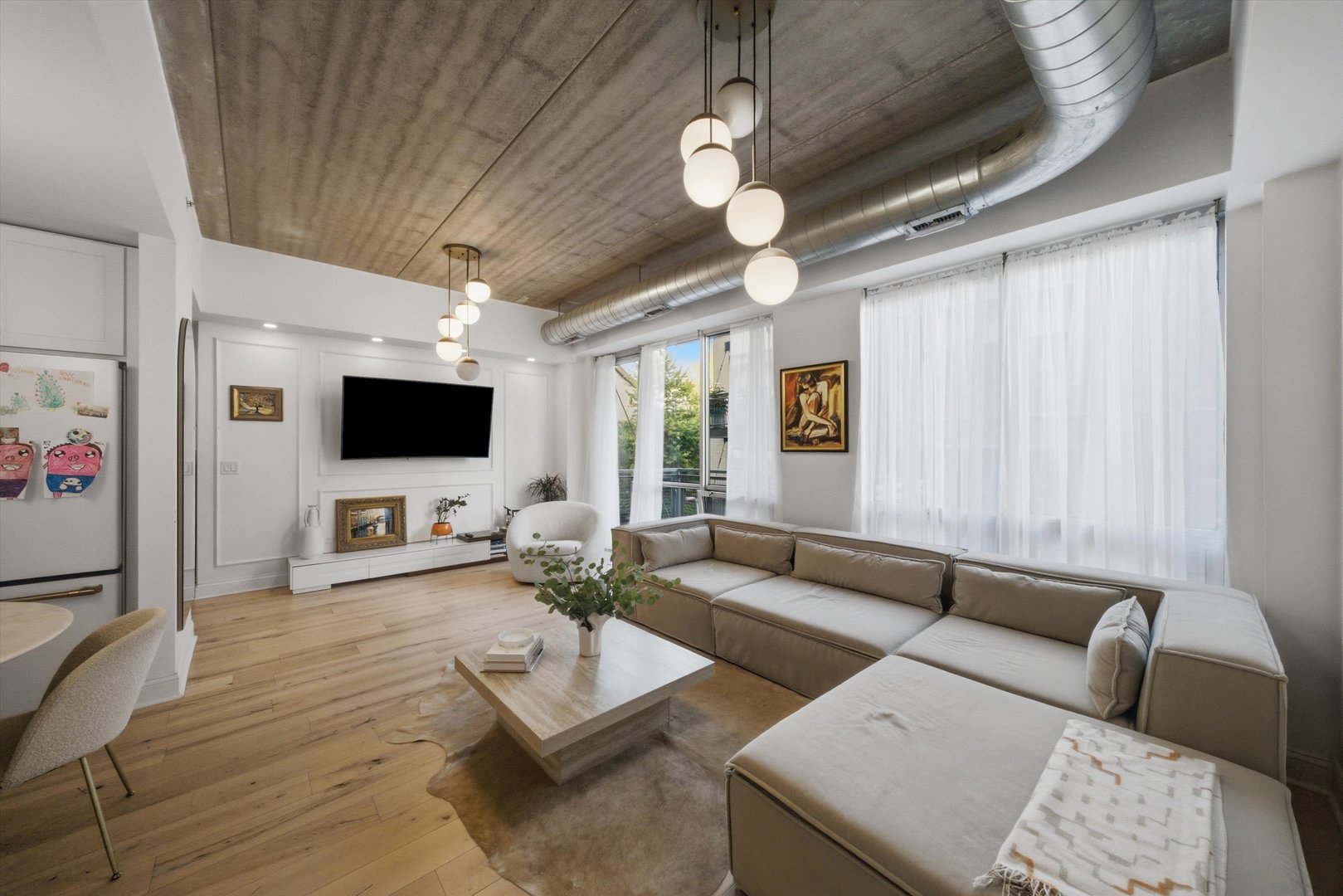 845 N KINGSBURY Street Unit: 209