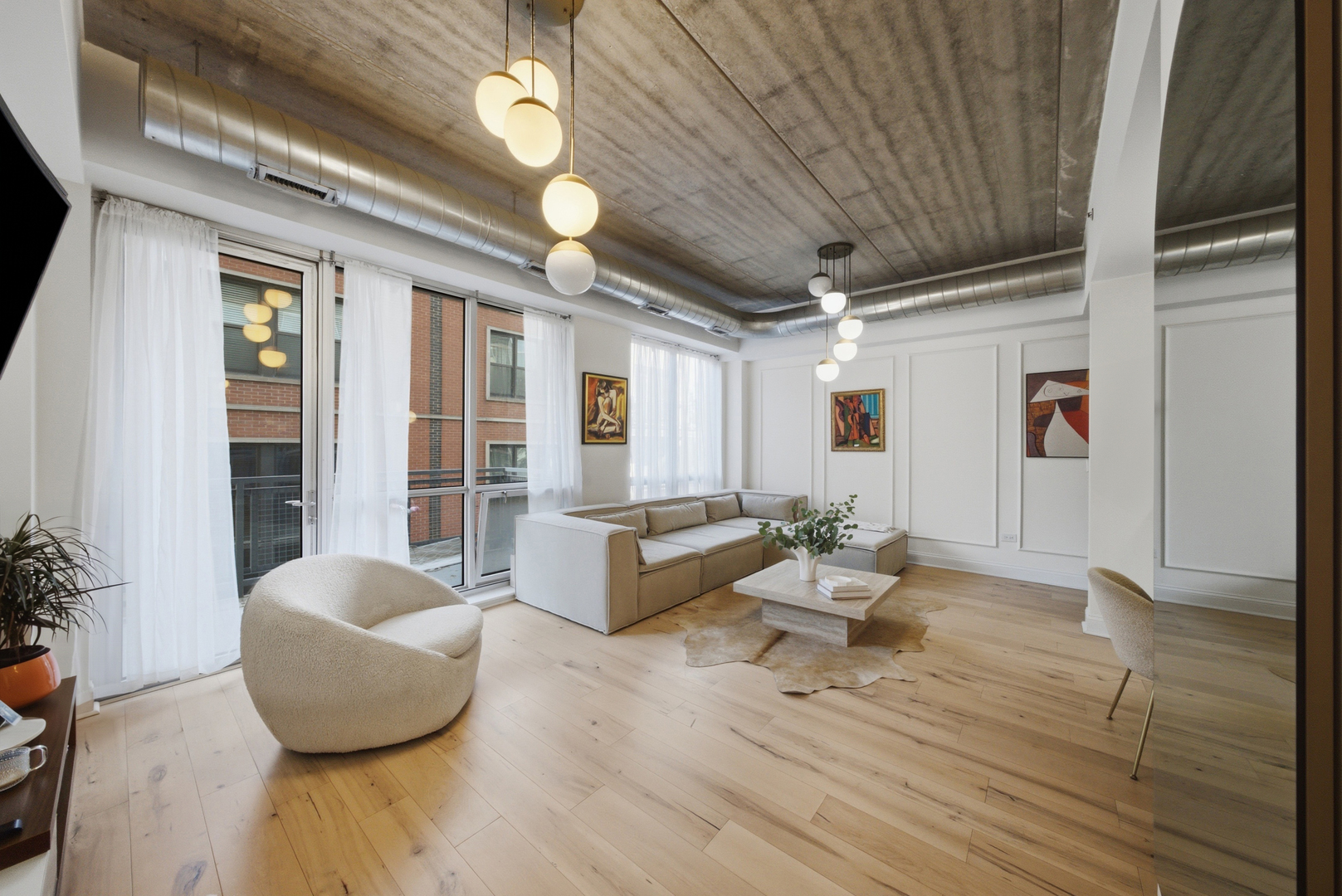 845 N KINGSBURY Street Unit: 209