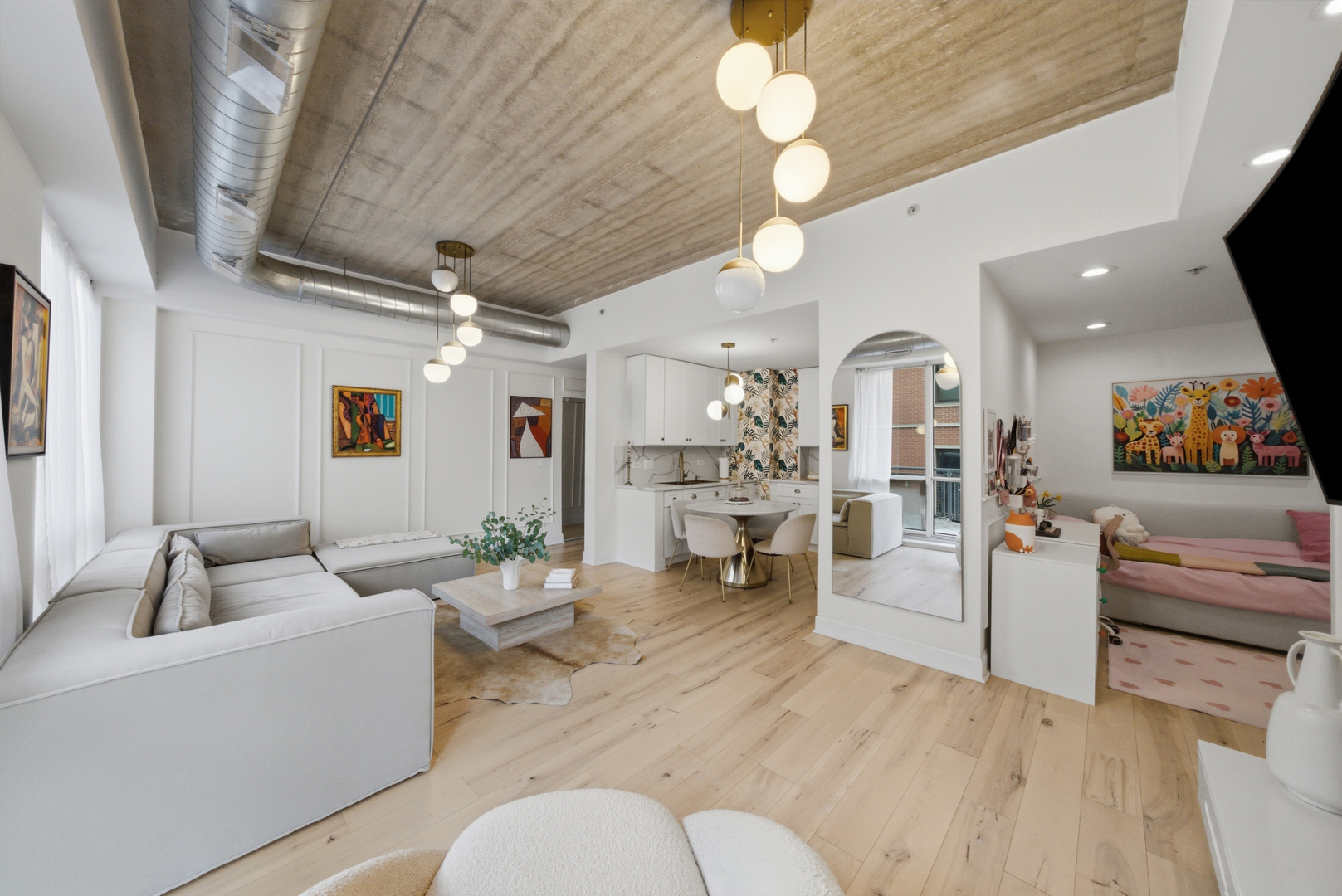 845 N KINGSBURY Street Unit: 209