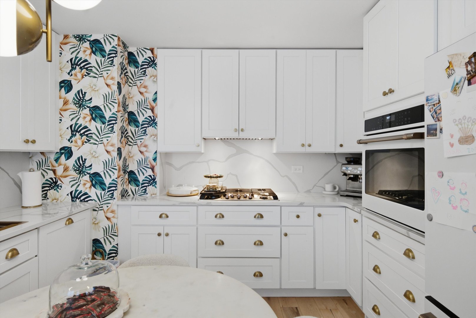845 N KINGSBURY Street Unit: 209