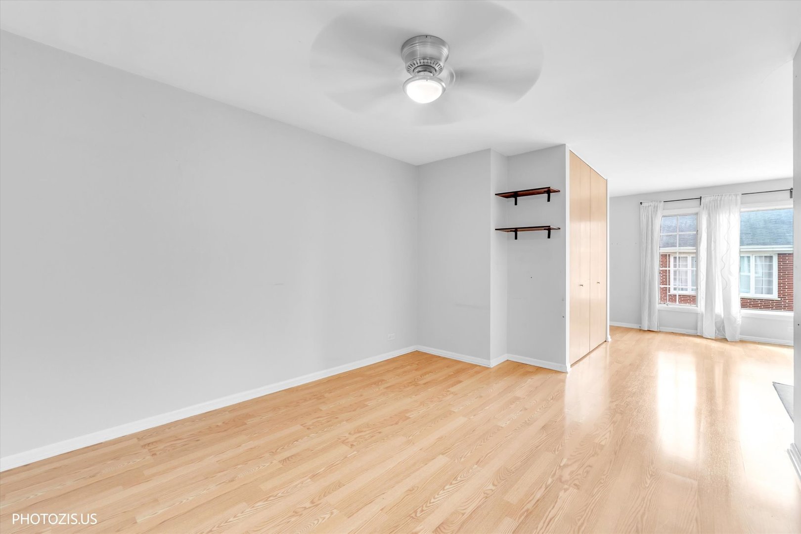1450 Plymouth Place Unit: 2W