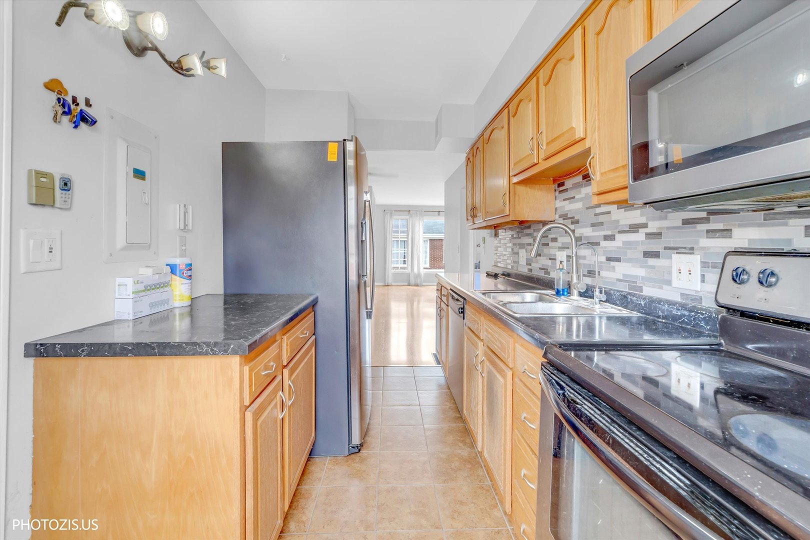 1450 Plymouth Place Unit: 2W