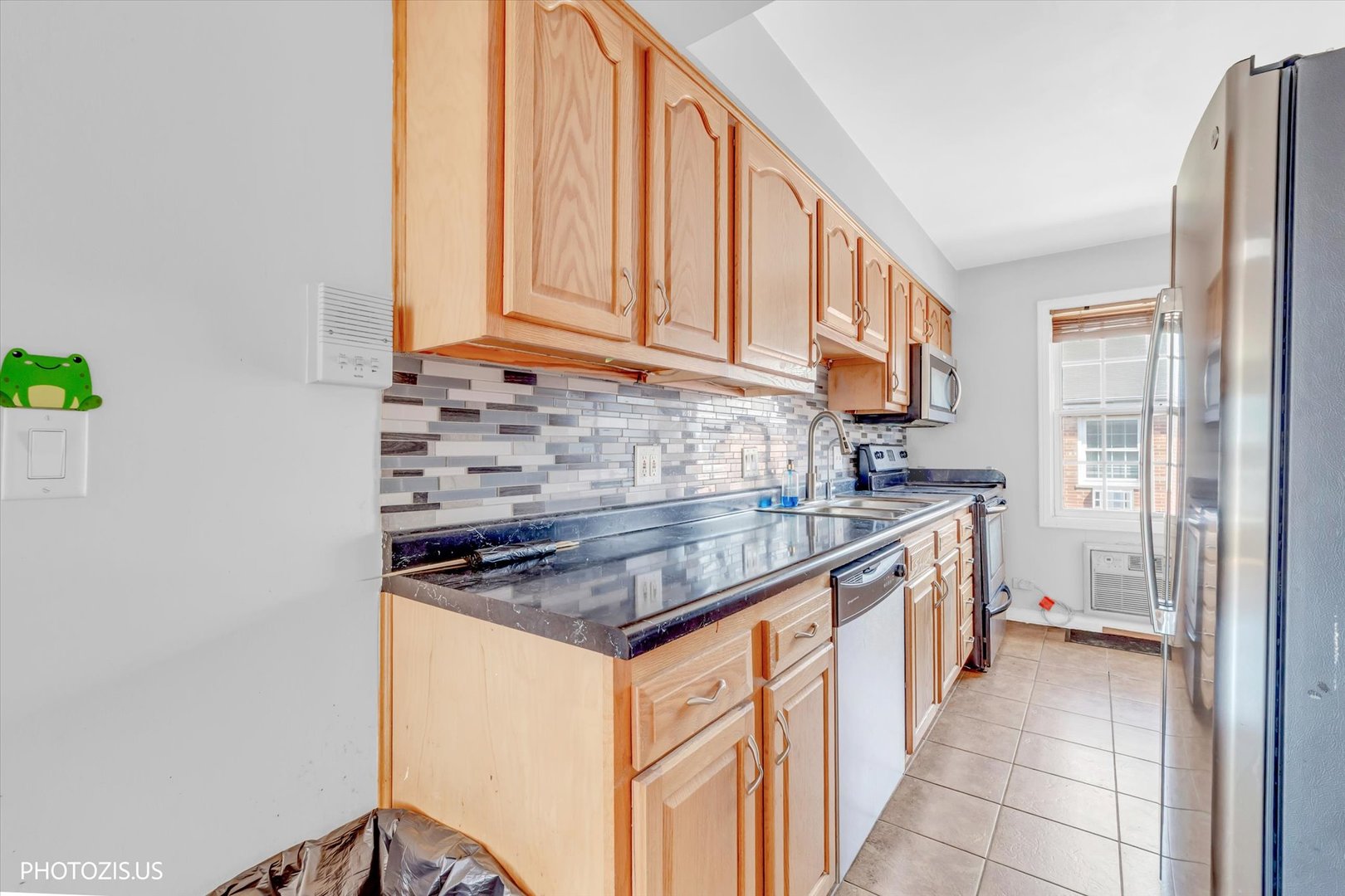 1450 Plymouth Place Unit: 2W