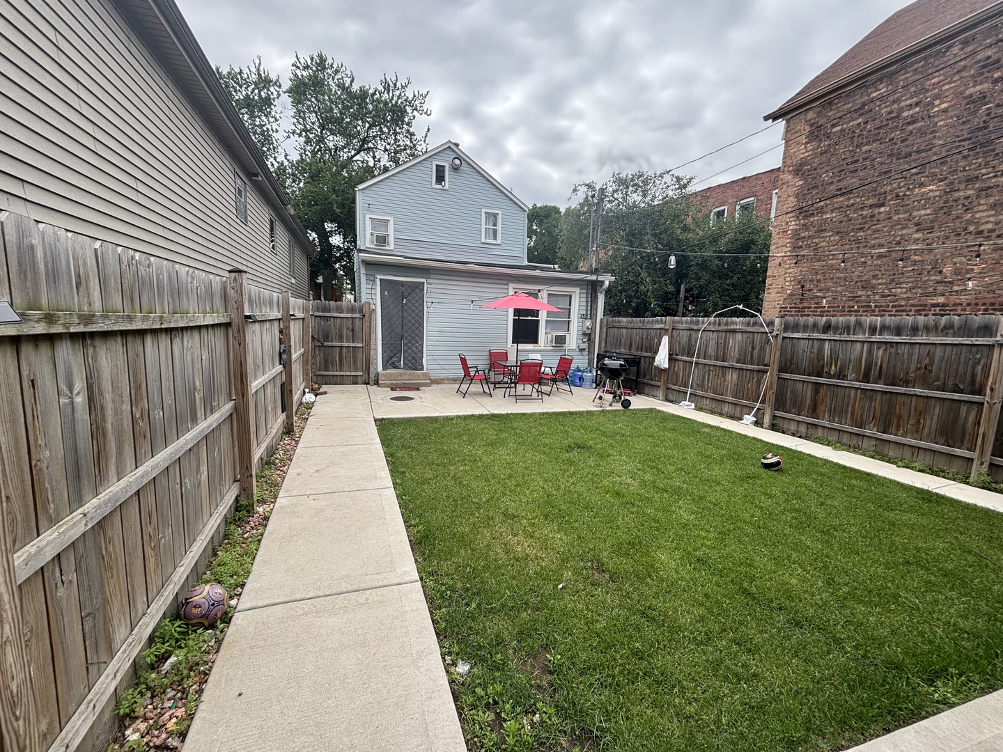 2427 S CHRISTIANA Avenue