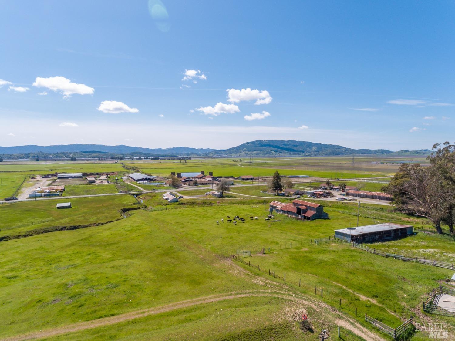 7689 Lakeville Highway