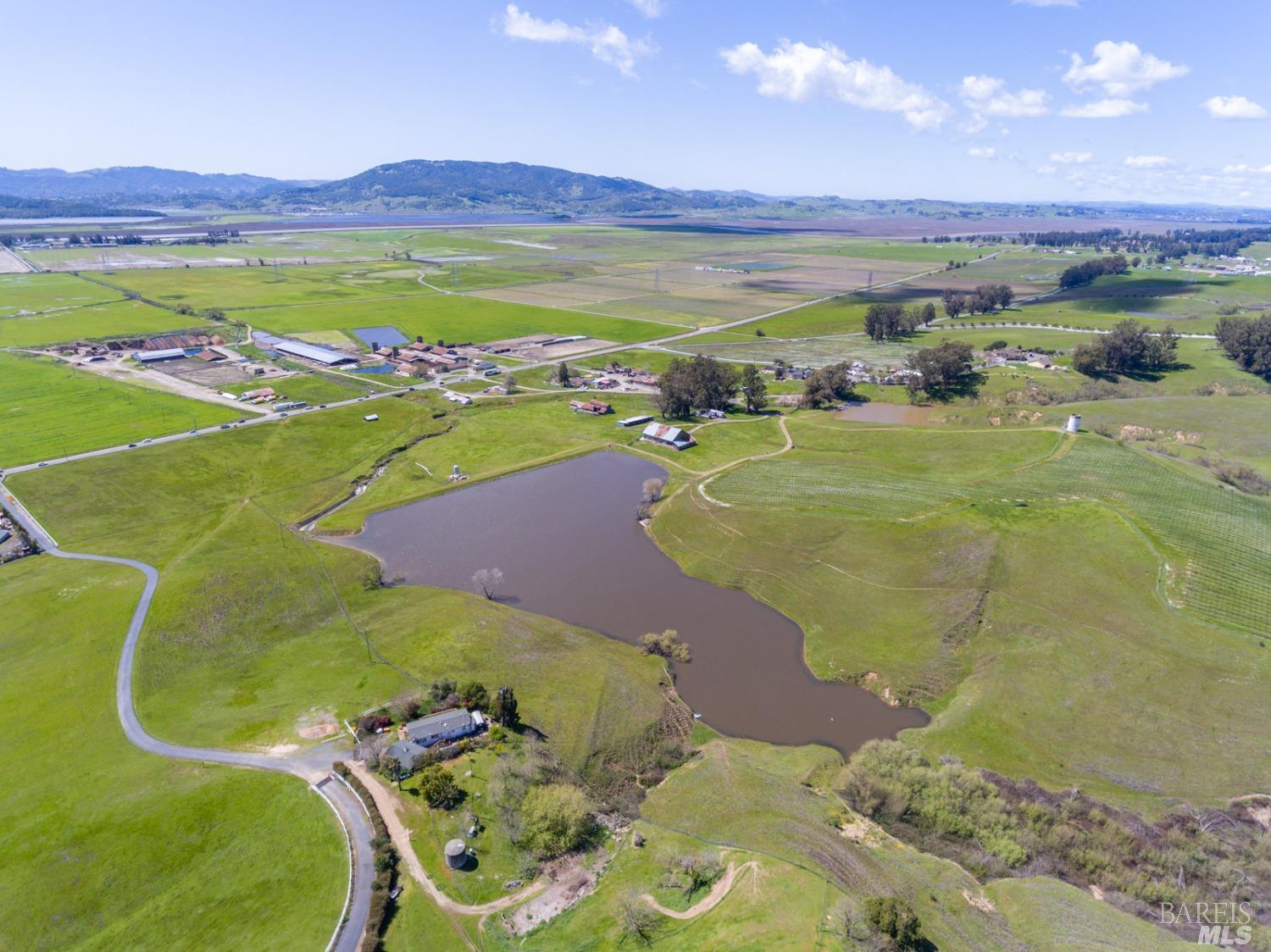 7689 Lakeville Highway