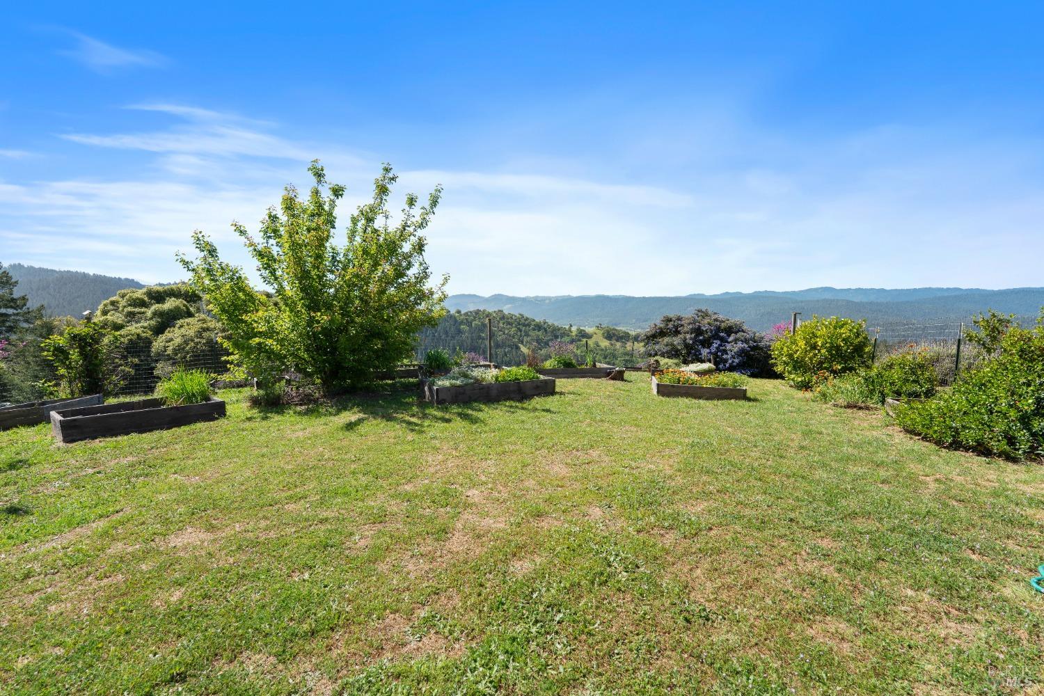 9655 Peachland Rd