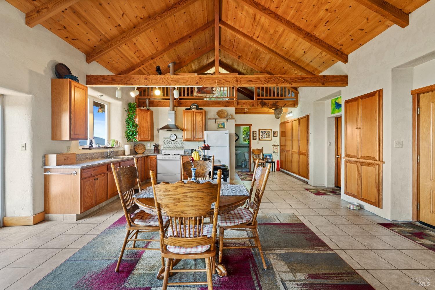 9655 Peachland Rd