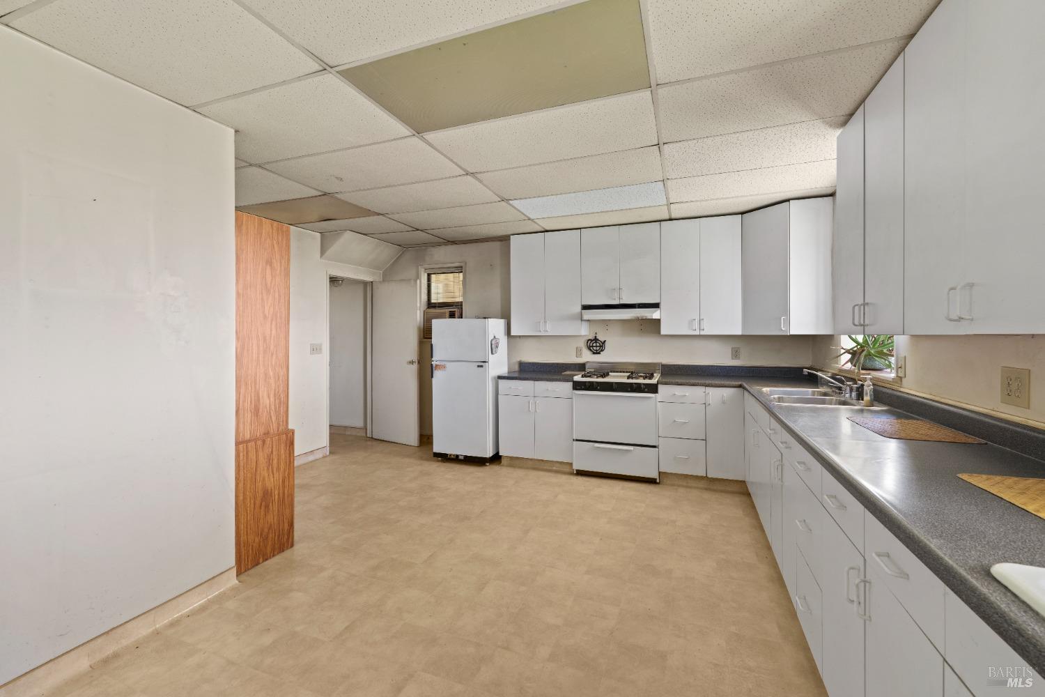 9655 Peachland Road