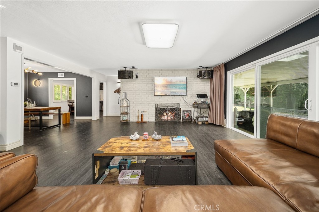 3012 E Charlinda Street