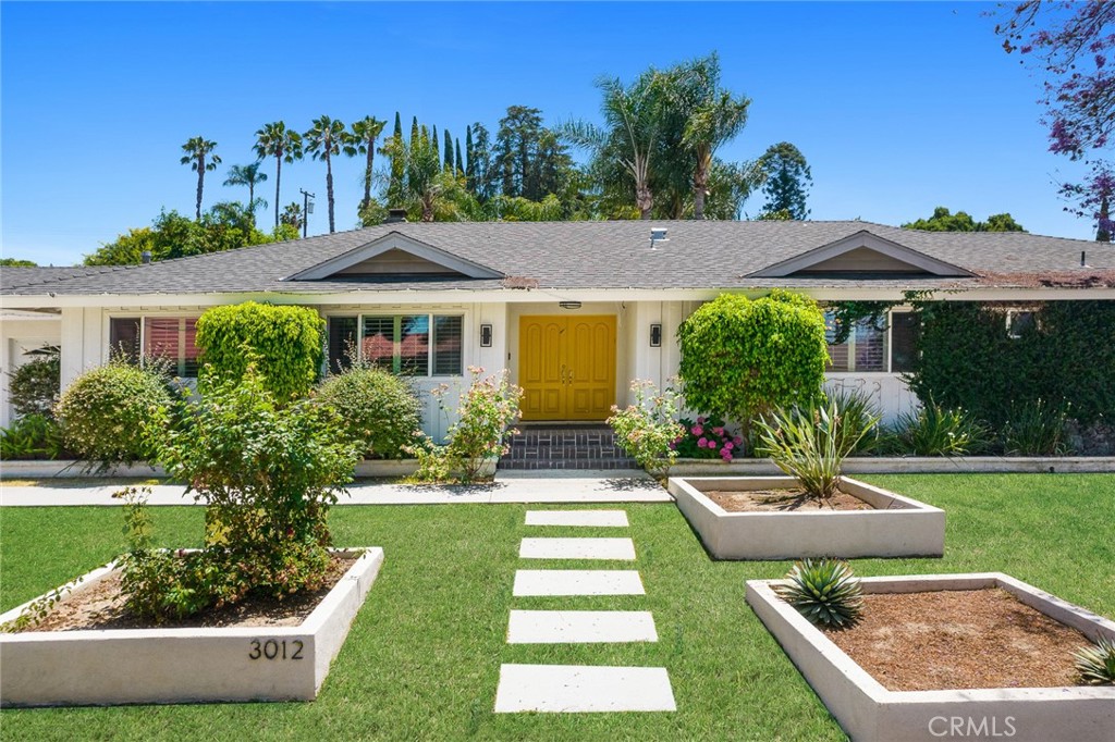 3012 E Charlinda Street