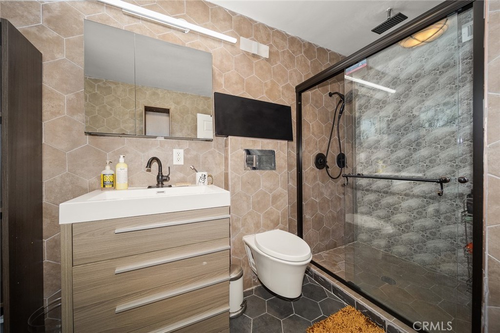 3012 E Charlinda Street