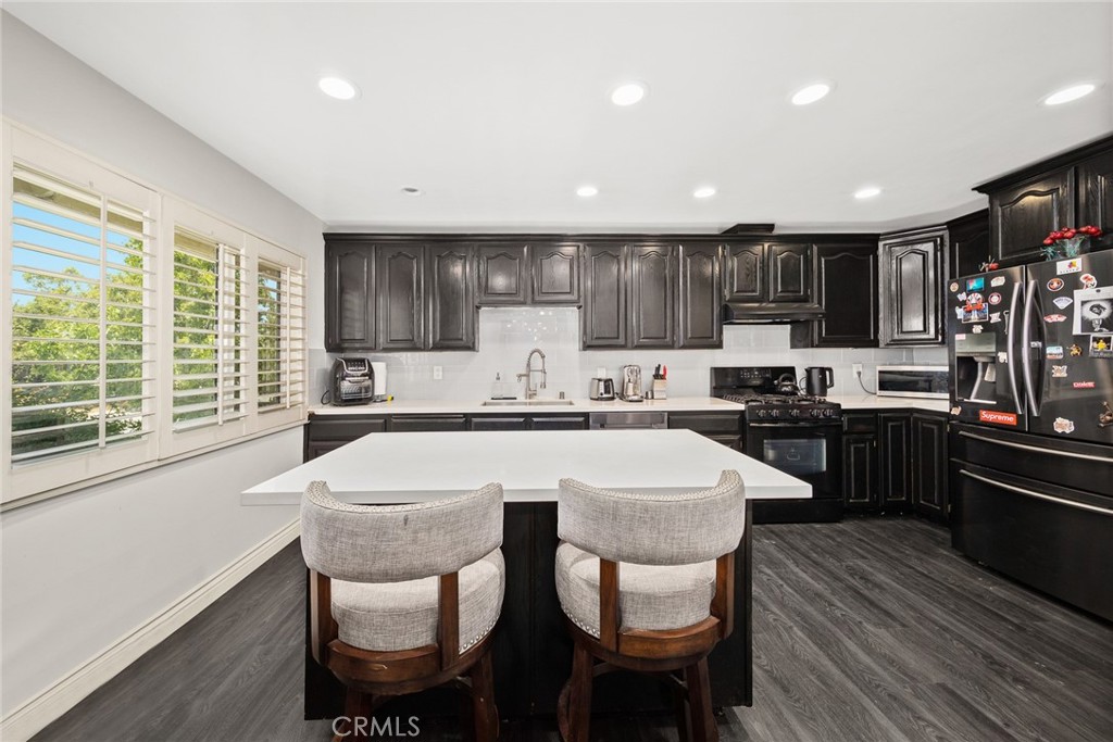 3012 E Charlinda Street