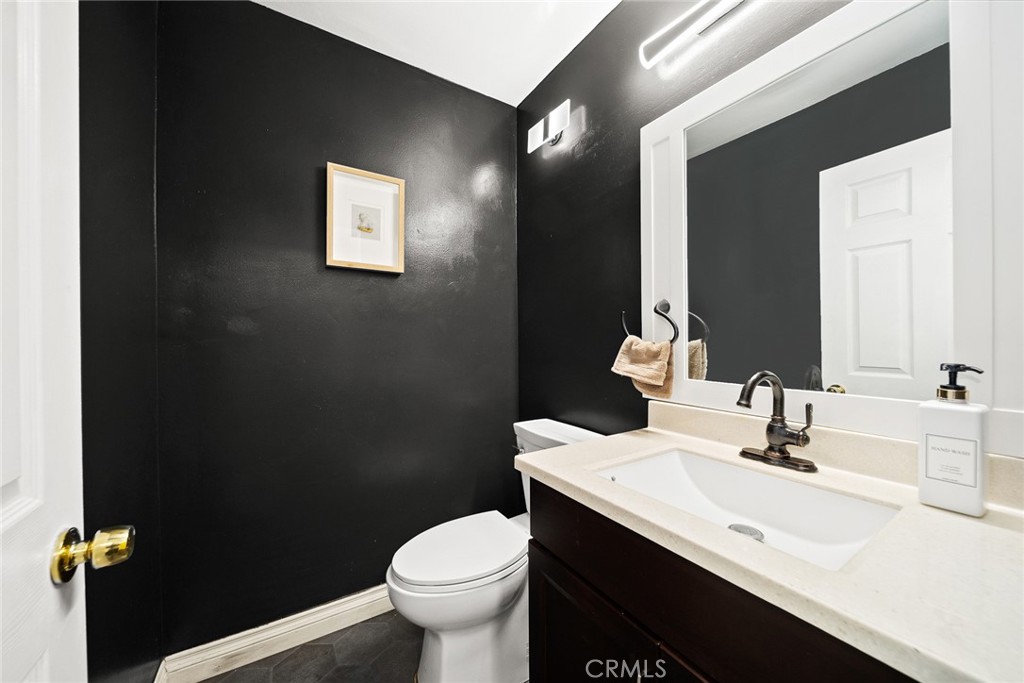 3012 E Charlinda Street