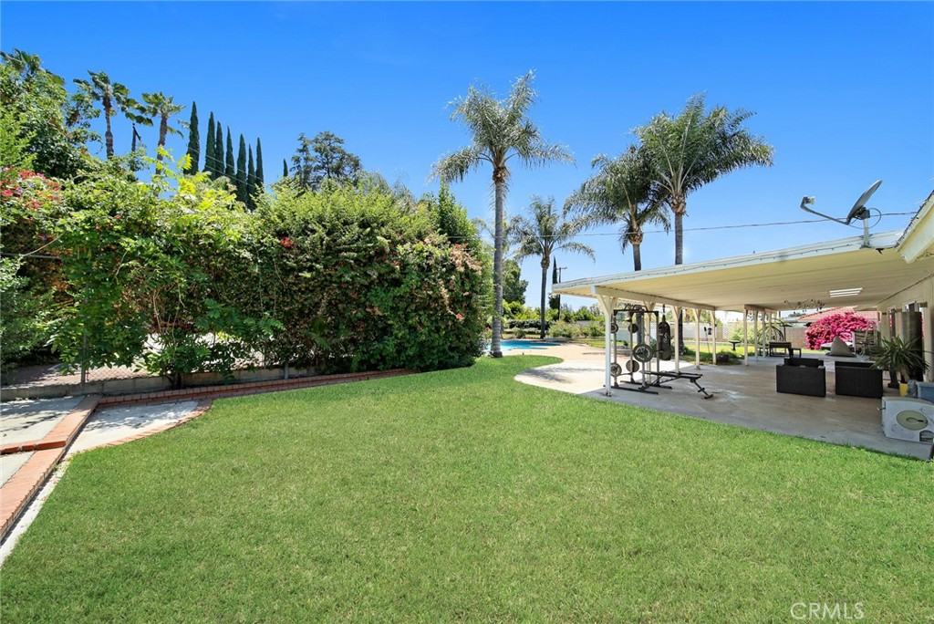 3012 E Charlinda Street