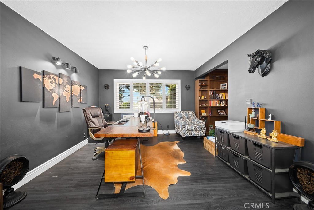 3012 E Charlinda Street