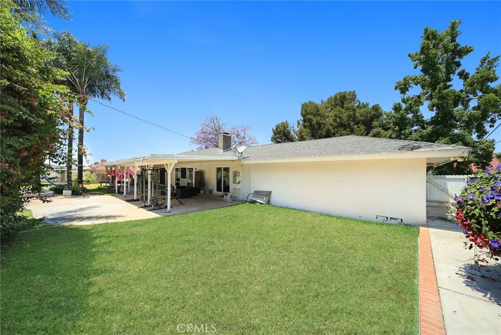 3012 E Charlinda Street