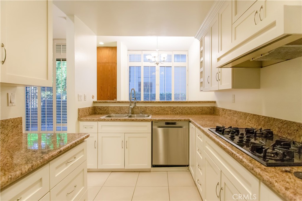 484 E California Boulevard 21