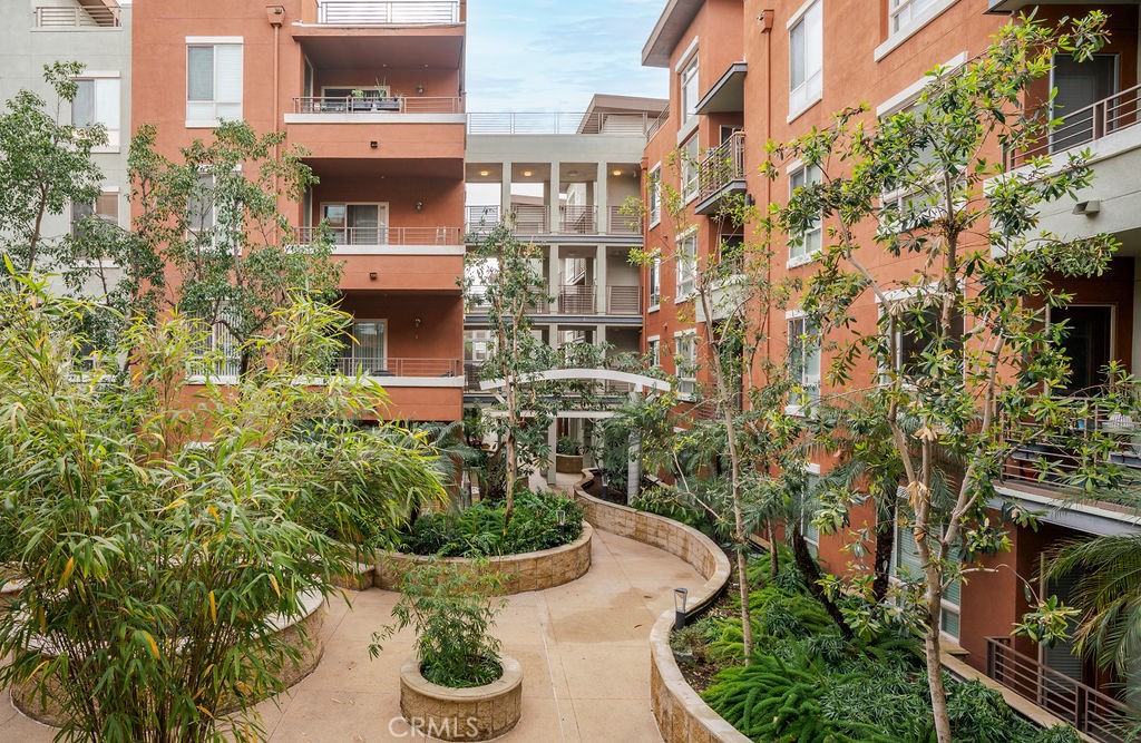100 S Alameda Street 213