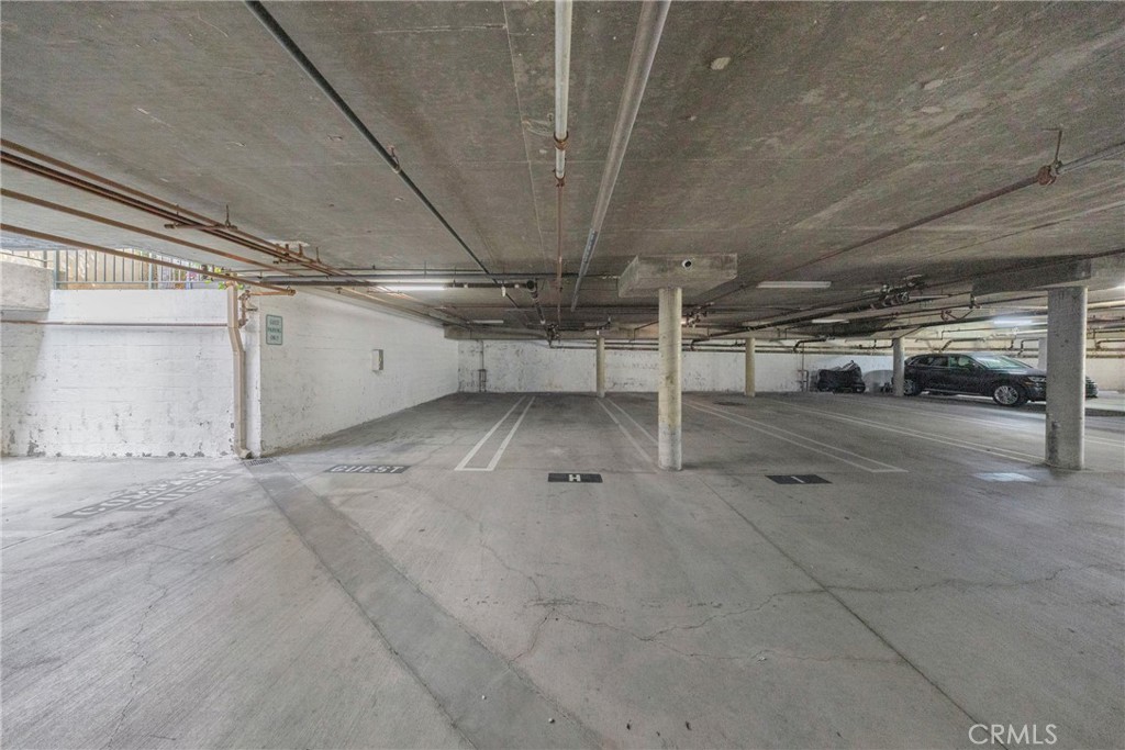 1541 S Bedford 205