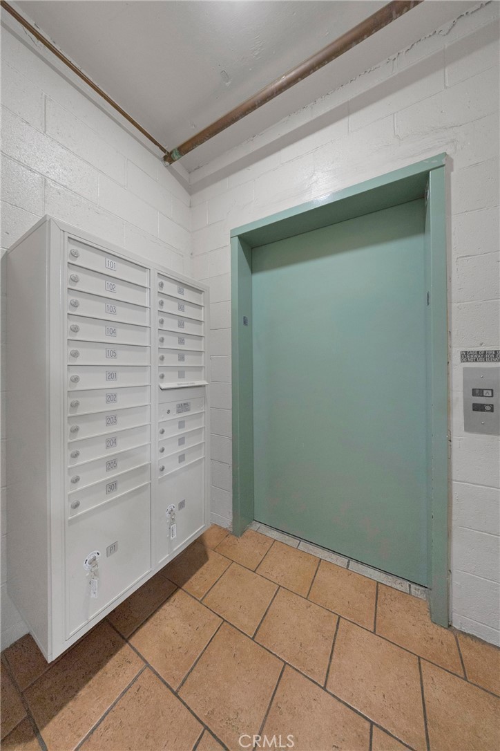 1541 S Bedford 205