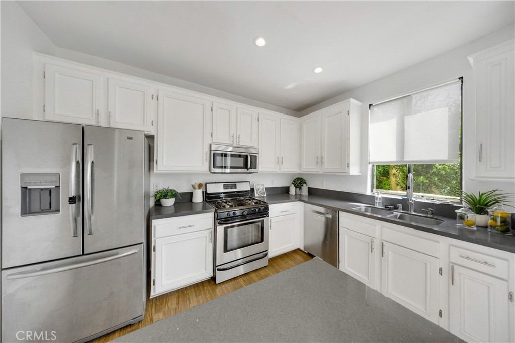 1541 S Bedford 205
