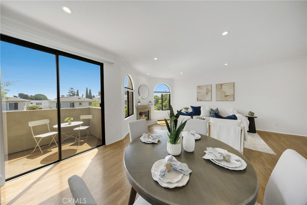 1541 S Bedford 205