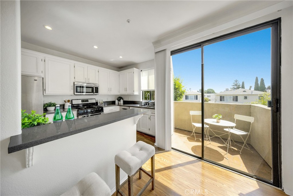 1541 S Bedford 205