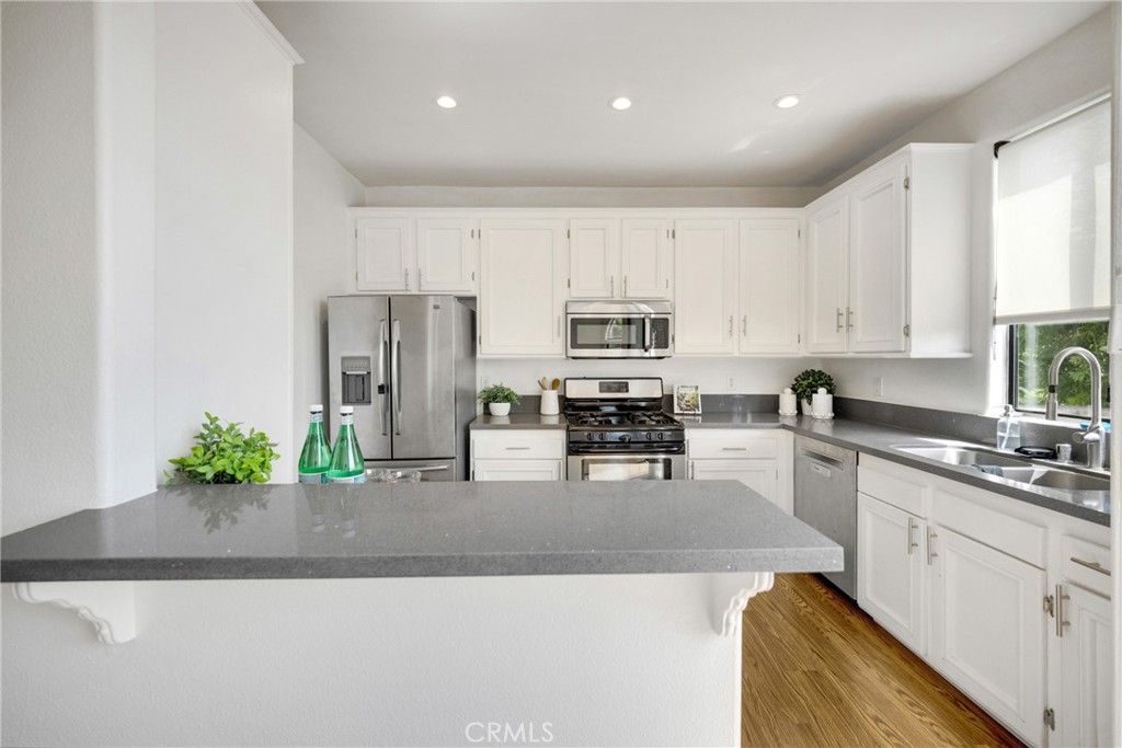 1541 S Bedford 205