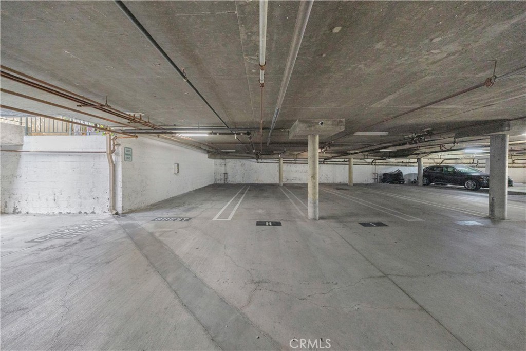 1541 S Bedford 205