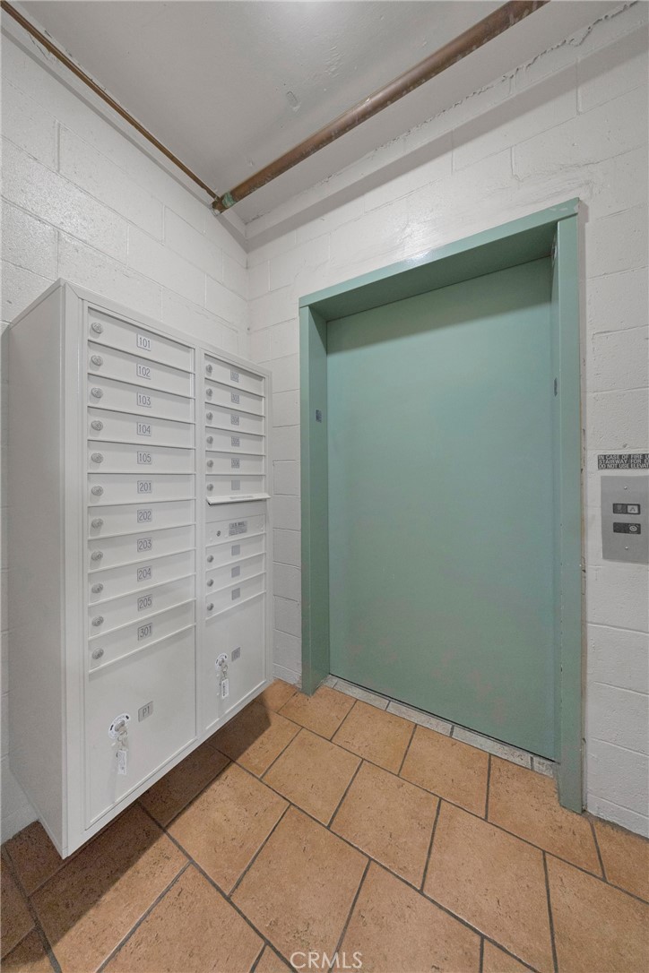 1541 S Bedford 205