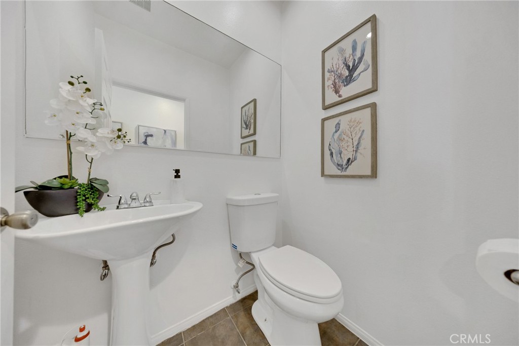 1541 S Bedford 205