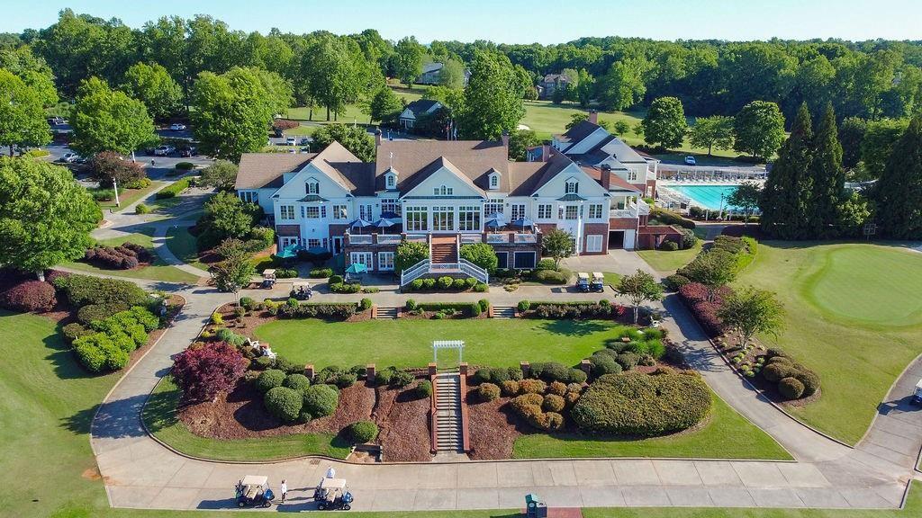 805 Ivy Crest Lane