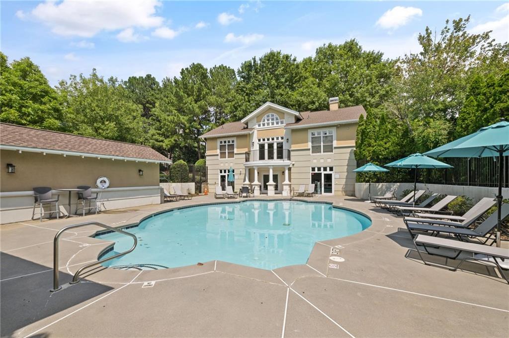 2700 Pine Tree Road NE Unit 2305