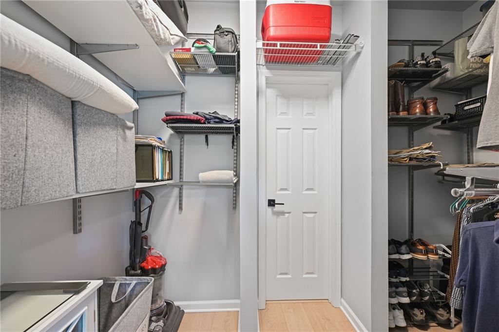2700 Pine Tree Road NE Unit 2305